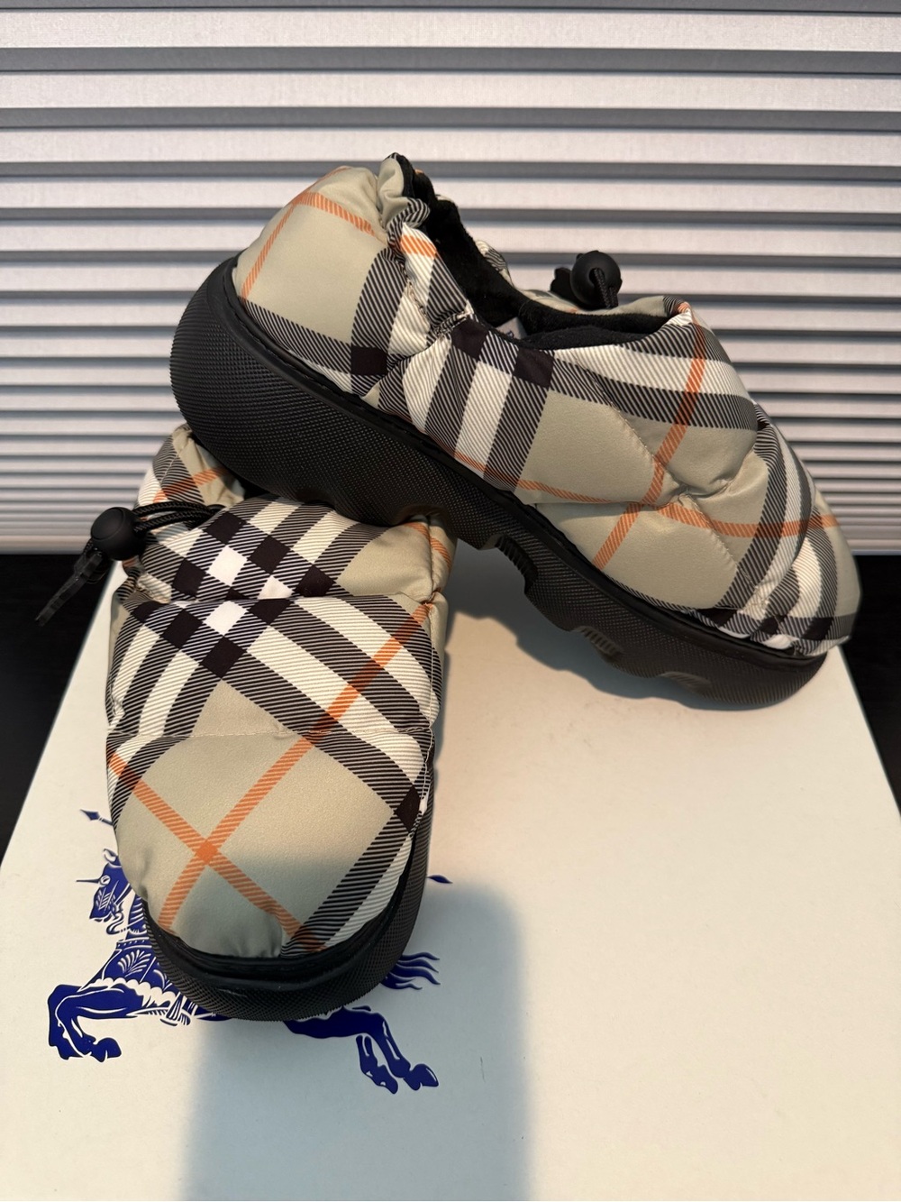 💯% AUTHENTIC BURBERRY SHOES - Picture 2 of 12